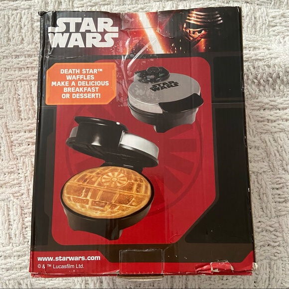 Star Wars Death Star Waffle Maker - Picture 2 of 7